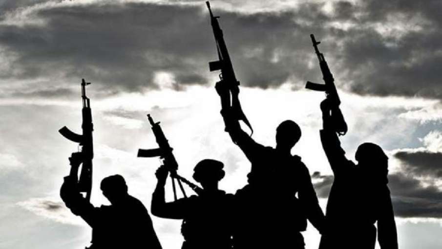 terrorists attack buses in syria kills nine आतंकवादियों ने बसों पर हमला किया, नौ लोगों की मौत terrorists attack buses in syria kills nine आतंकवादियों ने बसों पर हमला किया, नौ लोगों की मौत- India TV Hindi