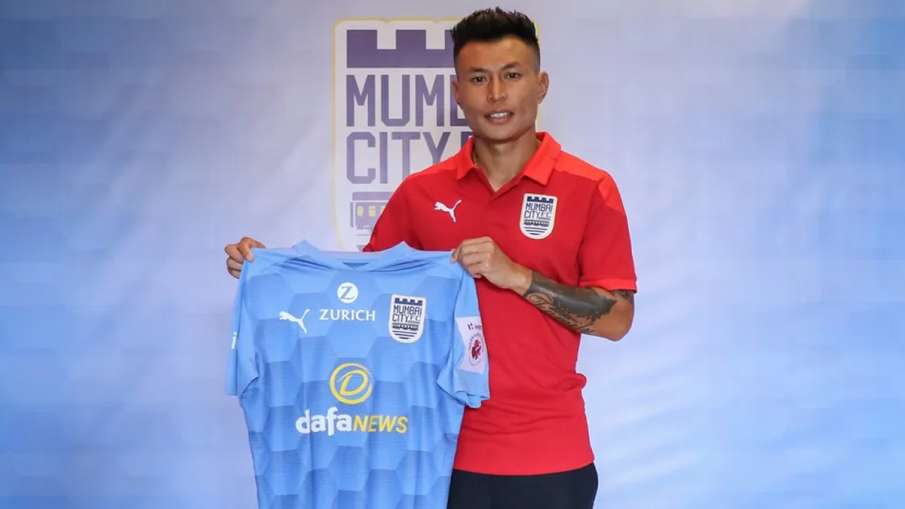 ISL-7: Mumbai City FC signs agreement with Jackichand Singh ISL-7: Mumbai City FC signs agreement with Jackichand Singh- India TV Hindi