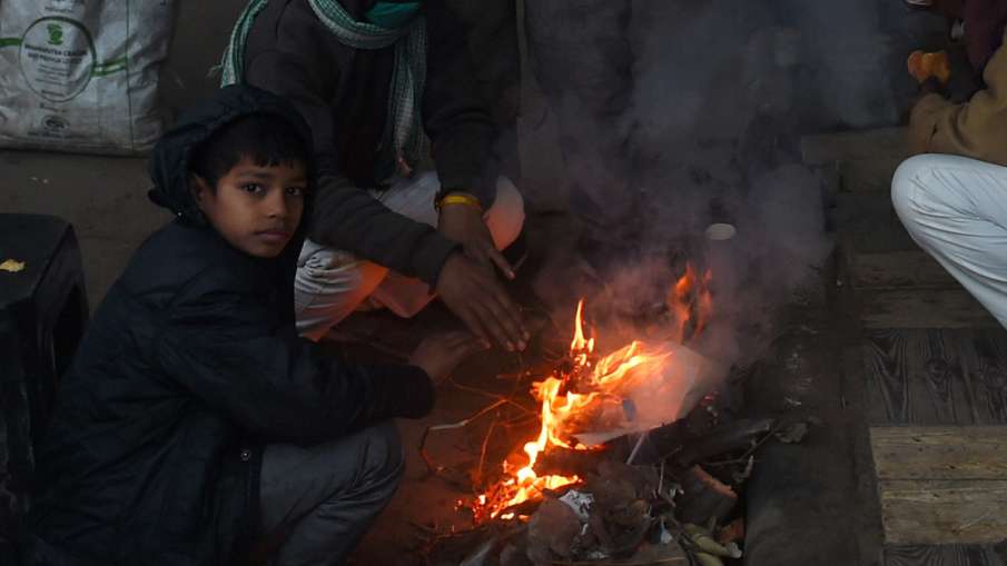 Weather forecast: भीषण ठंड, शीतलहर, बर्फबारी और बारिश; जानें कई दिनों के मौसम का हाल Weather forecast: भीषण ठंड, शीतलहर, बर्फबारी और बारिश; जानें कई दिनों के मौसम का हाल- India TV Hindi