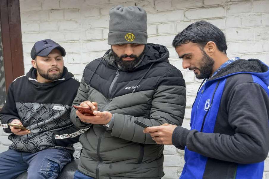 4G mobile internet services restored in entire Jammu and Kashmir in 10 days 4G mobile internet services restored in entire Jammu and Kashmir in 10 days - India TV Hindi