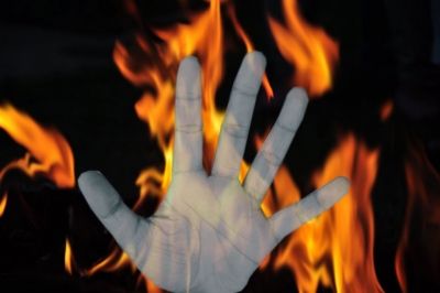 girl burnt alive by parents on having affair with other religion boy दूसरे धर्म के लड़के से प्यार कर girl burnt alive by parents on having affair with other religion boy दूसरे धर्म के लड़के से प्यार कर- India TV Hindi