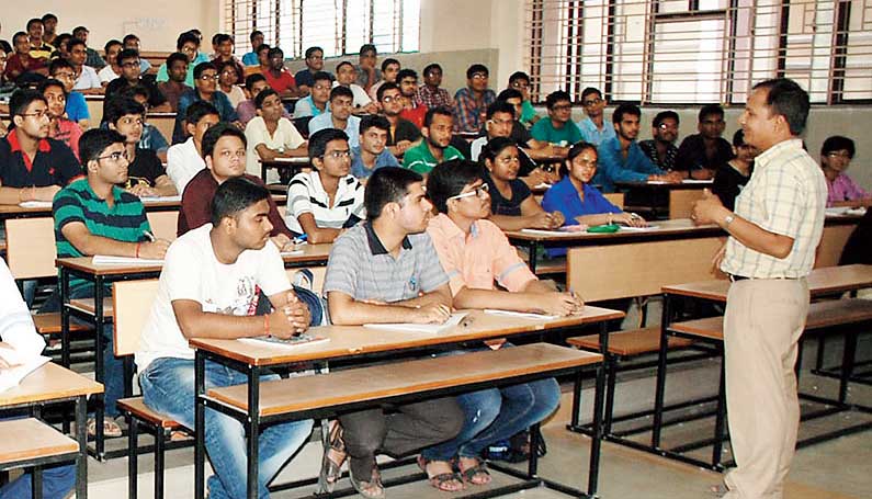 Professors of colleges in Madhya Pradesh will get... Professors of colleges in Madhya Pradesh will get...- India TV Hindi