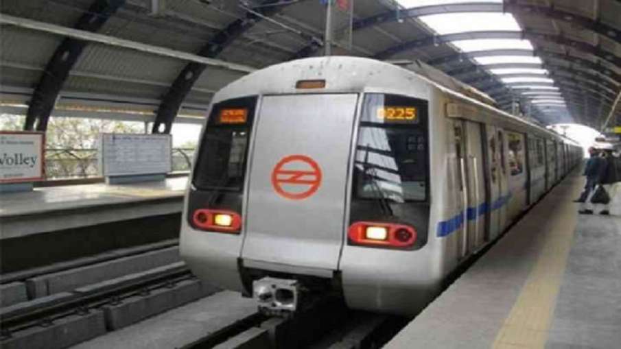 दिल्ली मेट्रो ने इन चार स्टेशनों को बंद किया, ट्वीट कर दी जानकारी दिल्ली मेट्रो ने इन चार स्टेशनों को बंद किया, ट्वीट कर दी जानकारी- India TV Hindi