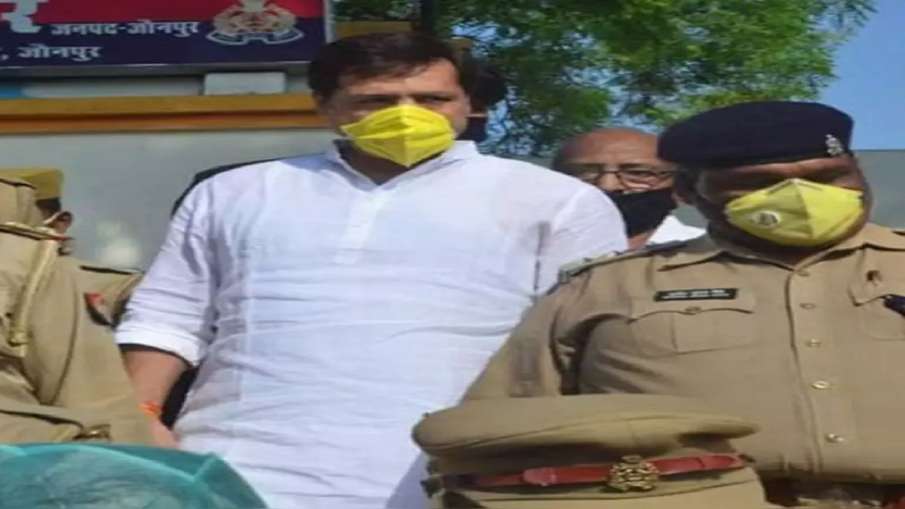 अजीत सिंह हत्याकांड: पूर्व सांसद धनंजय सिंह के खिलाफ अदालत ने गिरफ्तारी वारंट जारी किया अजीत सिंह हत्याकांड: पूर्व सांसद धनंजय सिंह के खिलाफ अदालत ने गिरफ्तारी वारंट जारी किया- India TV Hindi
