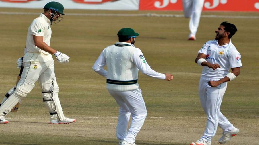 PAK v SA : हसन अली के दम पर... PAK v SA : हसन अली के दम पर...- India TV Hindi