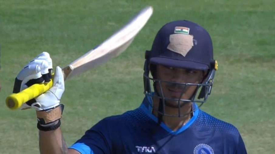 Ishan Kishan century Varun Aaron 6 wickets Jharkhand beats Madhya Pradesh by 324 runs Vijay Hazare Ishan Kishan century Varun Aaron 6 wickets Jharkhand beats Madhya Pradesh by 324 runs Vijay Hazare- India TV Hindi