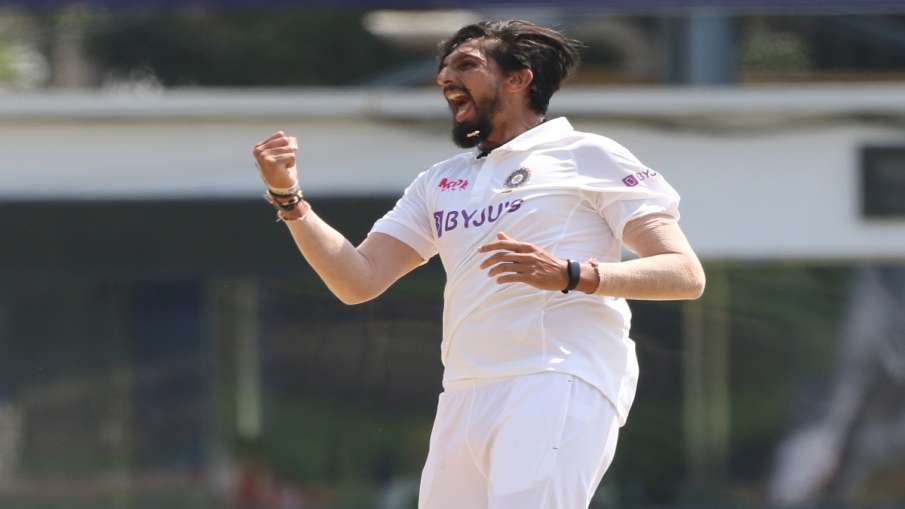 IND v ENG : टेस्ट में 300... IND v ENG : टेस्ट में 300...- India TV Hindi
