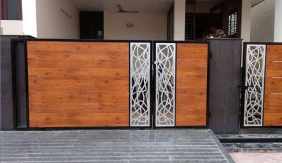 Vastu Tips: मुख्य दरवाजे में इस तरह जरूर बनवाएं छोटा गेट, मिलेगा कर्ज से छुटकारा Vastu Tips: मुख्य दरवाजे में इस तरह जरूर बनवाएं छोटा गेट, मिलेगा कर्ज से छुटकारा- India TV Hindi