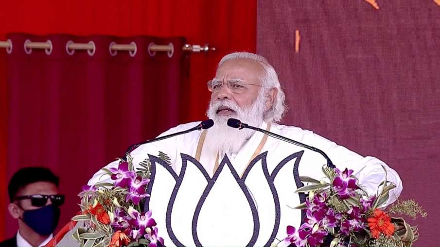 पश्चिम बंगाल के हुगली में जनसभा को संबोधित करते हुए पीएम मोदी ने बिना नाम लिए ममता और वामपंथी दलों प पश्चिम बंगाल के हुगली में जनसभा को संबोधित करते हुए पीएम मोदी ने बिना नाम लिए ममता और वामपंथी दलों प- India TV Hindi