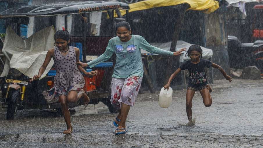 snowfall rain in jammu kashmir imd prediction minimum temperature जम्मू-कश्मीर के पहाड़ी इलाकों में snowfall rain in jammu kashmir imd prediction minimum temperature जम्मू-कश्मीर के पहाड़ी इलाकों में - India TV Hindi