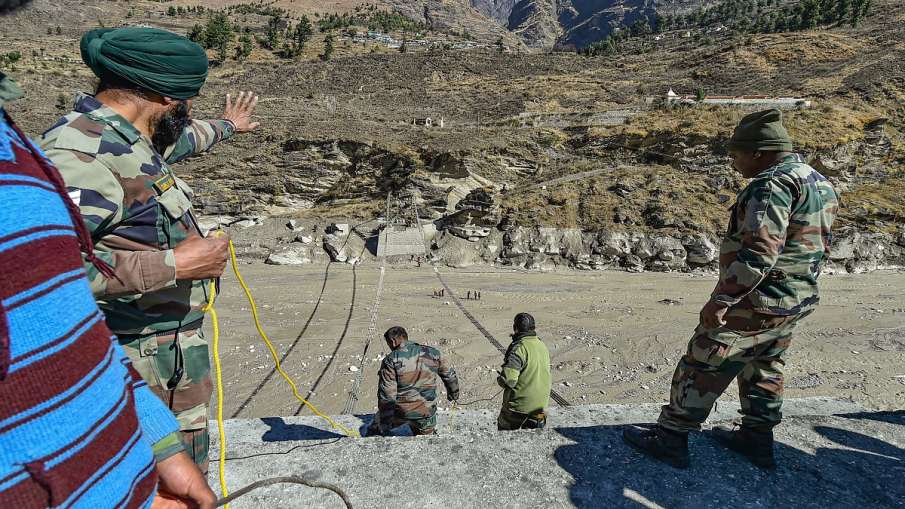 चमोली आपदा: ऋषि गंगा नदी का जलस्तर बढ़ने से तपोवन टनल में रेस्क्यू ऑपरेशन रुका चमोली आपदा: ऋषि गंगा नदी का जलस्तर बढ़ने से तपोवन टनल में रेस्क्यू ऑपरेशन रुका- India TV Hindi