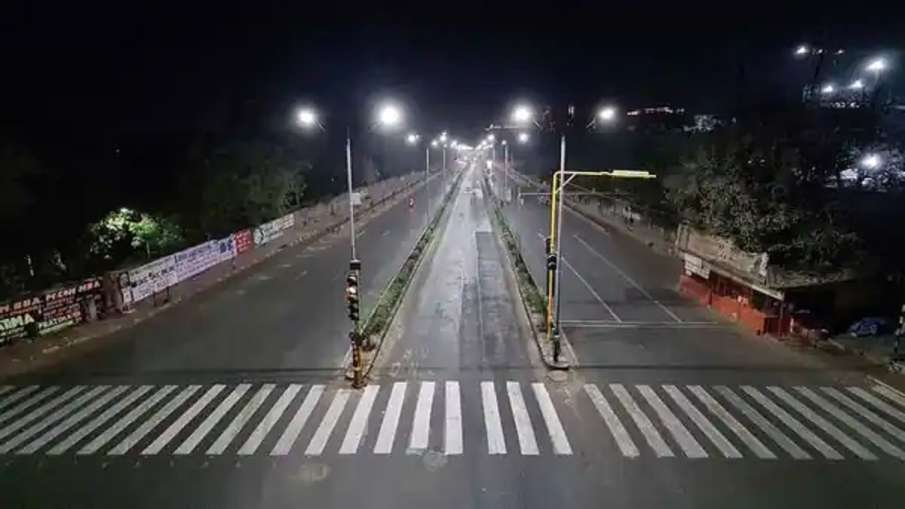 अहमदाबाद में नाईट कर्फ्यू का समय बढ़ाया गया, मॉल्स-सिनेमा हॉल्स शनिवार और रविवार को रहेंगे बंद अहमदाबाद में नाईट कर्फ्यू का समय बढ़ाया गया, मॉल्स-सिनेमा हॉल्स शनिवार और रविवार को रहेंगे बंद - India TV Hindi