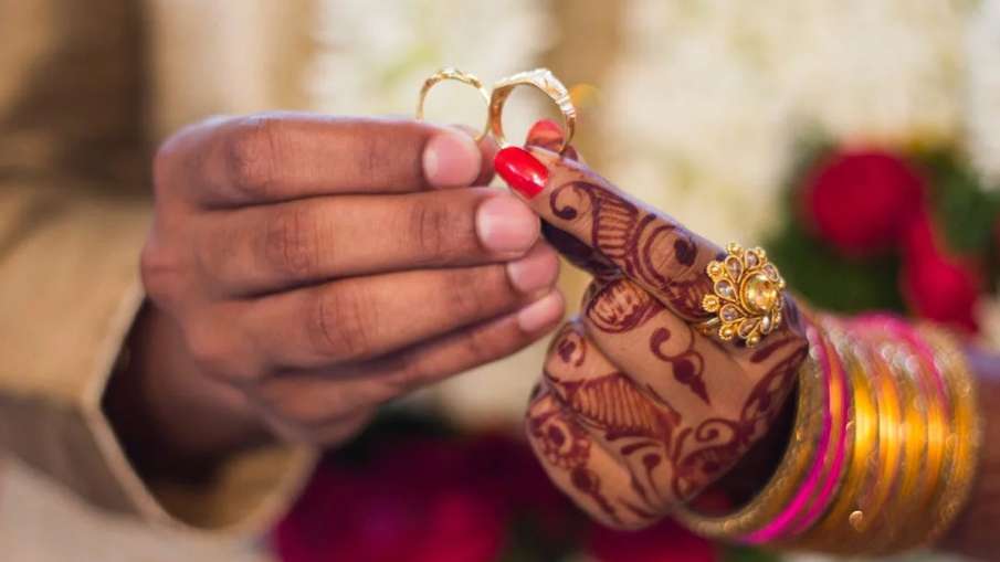 सपने में दिखें ये चीजें तो समझ लें कि आपको जल्द ही मिलने वाली है सुन्दर जीवनसंगिनी सपने में दिखें ये चीजें तो समझ लें कि आपको जल्द ही मिलने वाली है सुन्दर जीवनसंगिनी- India TV Hindi