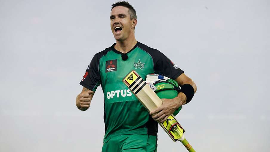 Kevin Pietersen smashes Indian bowlers, hits 6 fours and 5 sixes with a strike of 202 Kevin Pietersen smashes Indian bowlers, hits 6 fours and 5 sixes with a strike of 202- India TV Hindi