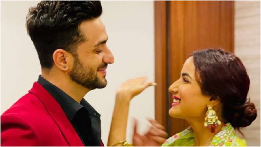 Jasmin Bhasin and Aly Goni Jasmin Bhasin and Aly Goni- India TV Hindi