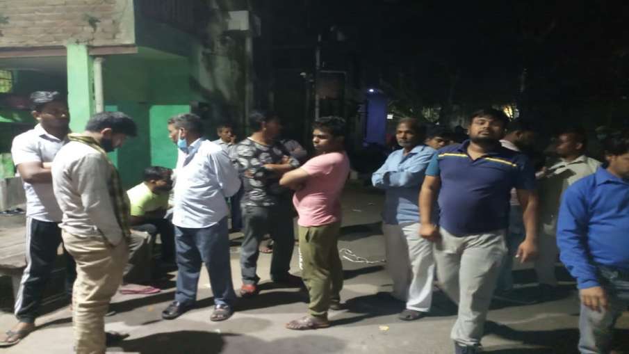 man killed in clashes between two neighbours बेहद मामूली बात पर पड़ोसियों में विवाद, एक की मौत, 5 घा man killed in clashes between two neighbours बेहद मामूली बात पर पड़ोसियों में विवाद, एक की मौत, 5 घा- India TV Hindi