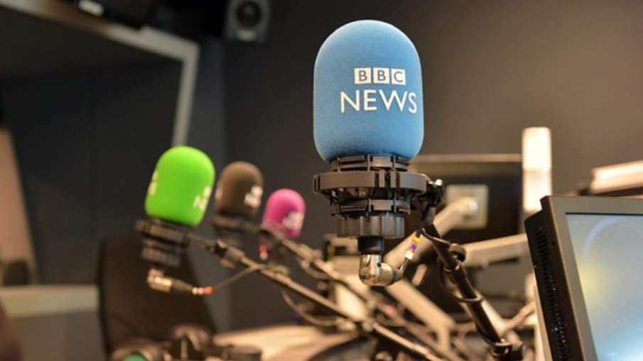 BBC रेडियो स्टेशन पर प्रधानमंत्री की मां के लिए की गई अभद्र टिप्पणी BBC रेडियो स्टेशन पर प्रधानमंत्री की मां के लिए की गई अभद्र टिप्पणी- India TV Hindi
