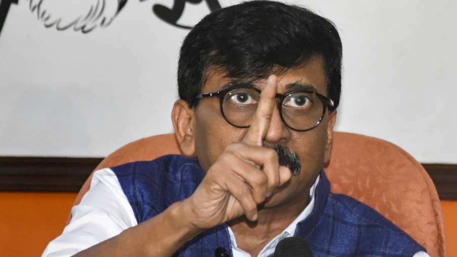 परमबीर सिंह के तबादले को संजय राउत ने बताया 'रूटीन प्रोसेस', कहा- सर्विस में होता रहता है परमबीर सिंह के तबादले को संजय राउत ने बताया 'रूटीन प्रोसेस', कहा- सर्विस में होता रहता है- India TV Hindi