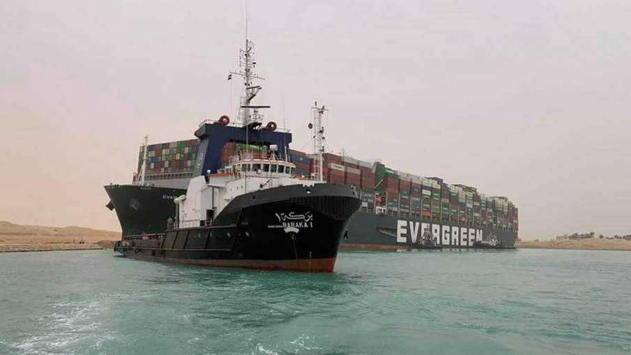 Suez Canal Blocked, Suez Canal, Suez Canal Jam, Suez Canal Traffic Jam, Suez Canal Container Ship Suez Canal Blocked, Suez Canal, Suez Canal Jam, Suez Canal Traffic Jam, Suez Canal Container Ship- India TV Hindi
