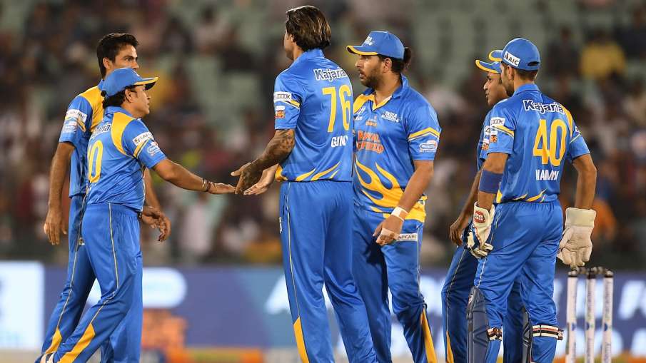 Sachin Tendulkar Yuvraj Singh India Legends In Final Of Road Safety World Series Sachin Tendulkar Yuvraj Singh India Legends In Final Of Road Safety World Series - India TV Hindi