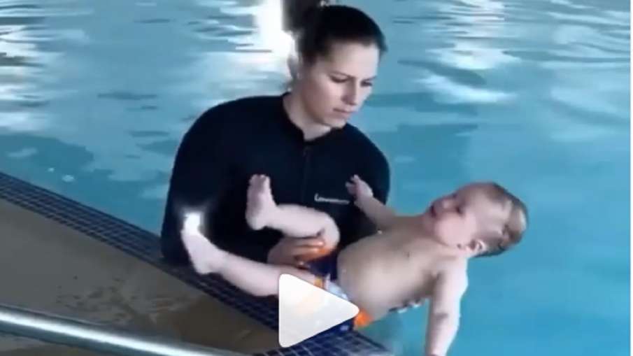 baby swimming baby swimming - India TV Hindi