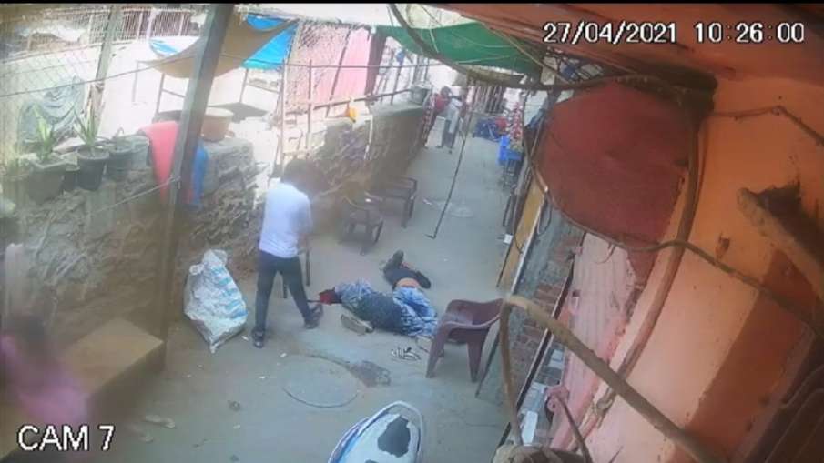 gangesters pregnant wife killed in delhi दिल्ली: 2 दिन पहले परोल पर बाहर आई गर्भवती महिला की पति ने gangesters pregnant wife killed in delhi दिल्ली: 2 दिन पहले परोल पर बाहर आई गर्भवती महिला की पति ने - India TV Hindi