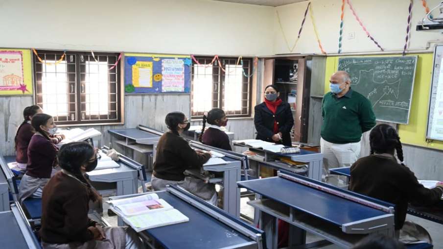 Delhi government schools being decorated with... Delhi government schools being decorated with...- India TV Hindi
