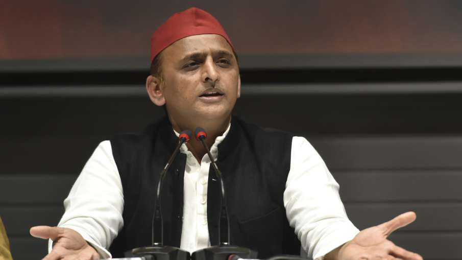 Akhilesh Yadav demand Corona test vaccine and treatment should be free कोरोना से बिगड़ते हालात के बी Akhilesh Yadav demand Corona test vaccine and treatment should be free कोरोना से बिगड़ते हालात के बी- India TV Hindi