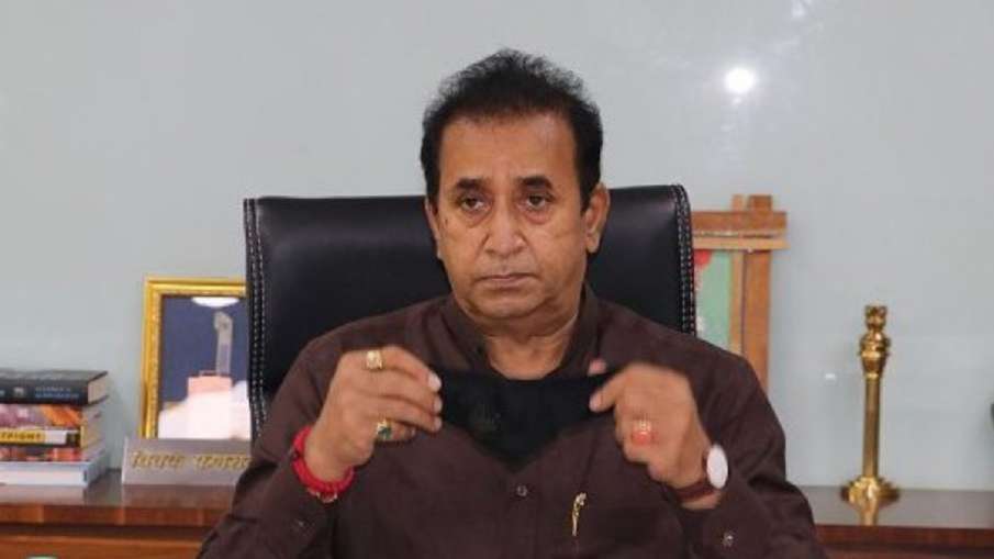 महाराष्ट्र के पूर्व गृह मंत्री अनिल देशमुख सीबीआई के सामने पेश हुए, पमबीर सिंह ने लगाए थे वसूली के आ महाराष्ट्र के पूर्व गृह मंत्री अनिल देशमुख सीबीआई के सामने पेश हुए, पमबीर सिंह ने लगाए थे वसूली के आ- India TV Hindi