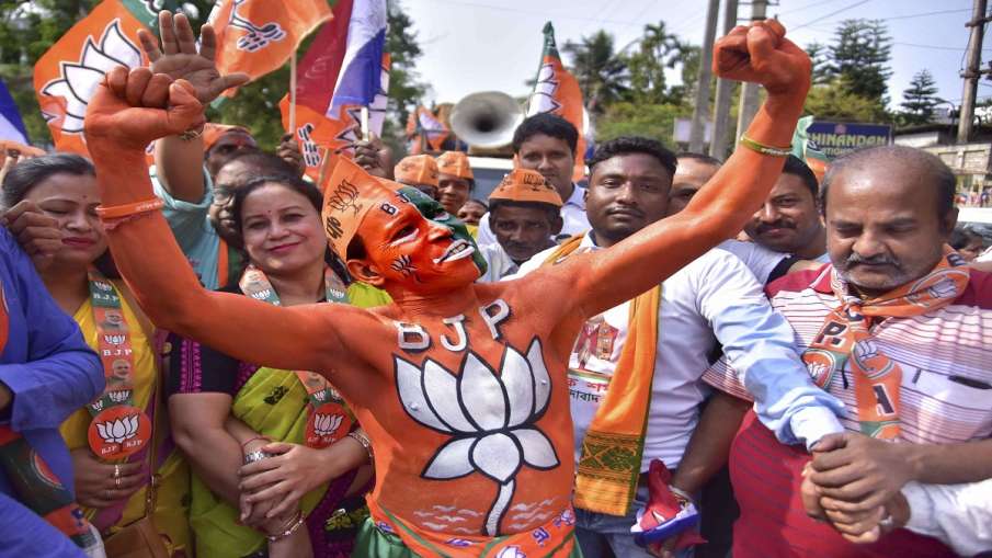 Mulayam Singh Yadav niece Sandya yadav given ticket by BJP in Zila Panchayat Election मुलायम कुनबे क Mulayam Singh Yadav niece Sandya yadav given ticket by BJP in Zila Panchayat Election मुलायम कुनबे क- India TV Hindi