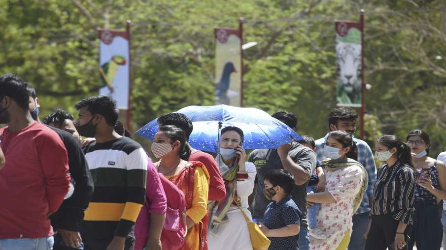 कहर बरपा रही है कोरोना की दूसरी लहर, एक दिन में 1,26,789 नए मामले, 685 मरीजों की मौत कहर बरपा रही है कोरोना की दूसरी लहर, एक दिन में 1,26,789 नए मामले, 685 मरीजों की मौत- India TV Hindi