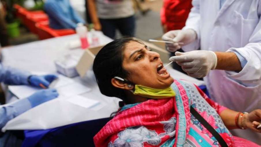 गुजरात में कोरोना के 4021 नए मामले आए, 35 और मरीजों की मौत गुजरात में कोरोना के 4021 नए मामले आए, 35 और मरीजों की मौत - India TV Hindi