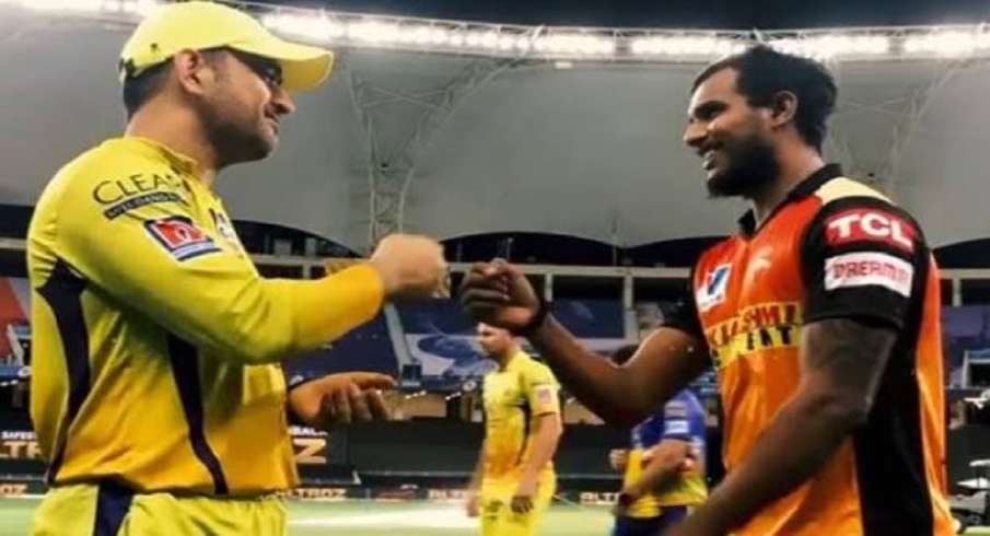 MS Dhoni, T Natarajan, champion bowler, RCB, SRH, cricket, sports MS Dhoni, T Natarajan, champion bowler, RCB, SRH, cricket, sports - India TV Hindi