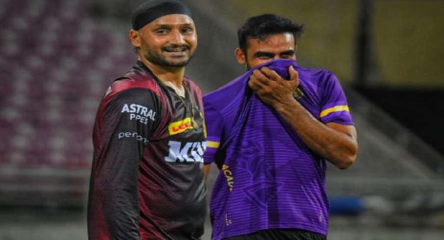 Dinesh Karthik, Harbhajan, KKR, Sports, cricket, IPl 2021 Dinesh Karthik, Harbhajan, KKR, Sports, cricket, IPl 2021 - India TV Hindi