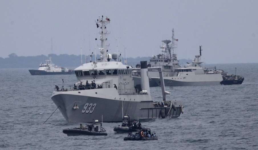 Indonesian Navy Loses Contact With Submarine; 53 Aboard Indonesian Navy Loses Contact With Submarine; 53 Aboard- India TV Hindi