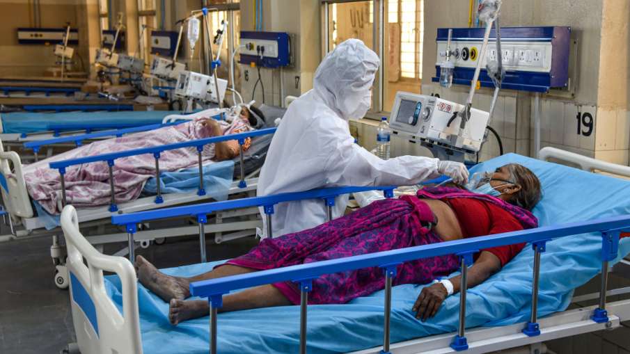 अहमदाबाद में ऑक्सीजन बेड की कमी, कोरोना मरीजों के लिए सिर्फ 152 उपलब्ध अहमदाबाद में ऑक्सीजन बेड की कमी, कोरोना मरीजों के लिए सिर्फ 152 उपलब्ध- India TV Hindi