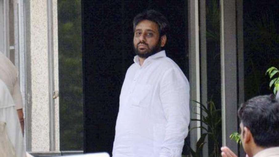 AAP विधायक अमानतुल्लाह खान पर FIR, यति नरसिंहानंद सरस्वती की गर्दन काटने की दी थी धमकी AAP विधायक अमानतुल्लाह खान पर FIR, यति नरसिंहानंद सरस्वती की गर्दन काटने की दी थी धमकी- India TV Hindi