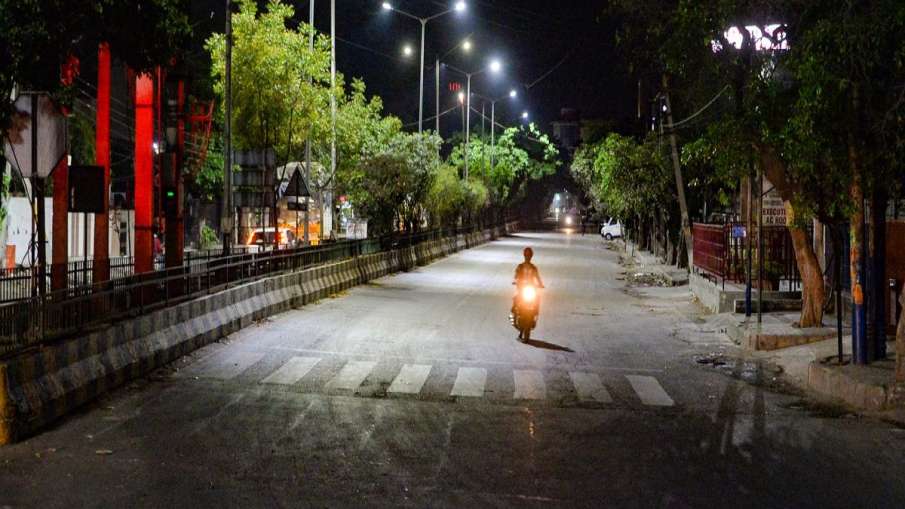 मध्य प्रदेश के शहरी इलाकों में नाइट कर्फ्यू का ऐलान, बढ़े कोरोना के मामले मध्य प्रदेश के शहरी इलाकों में नाइट कर्फ्यू का ऐलान, बढ़े कोरोना के मामले- India TV Hindi