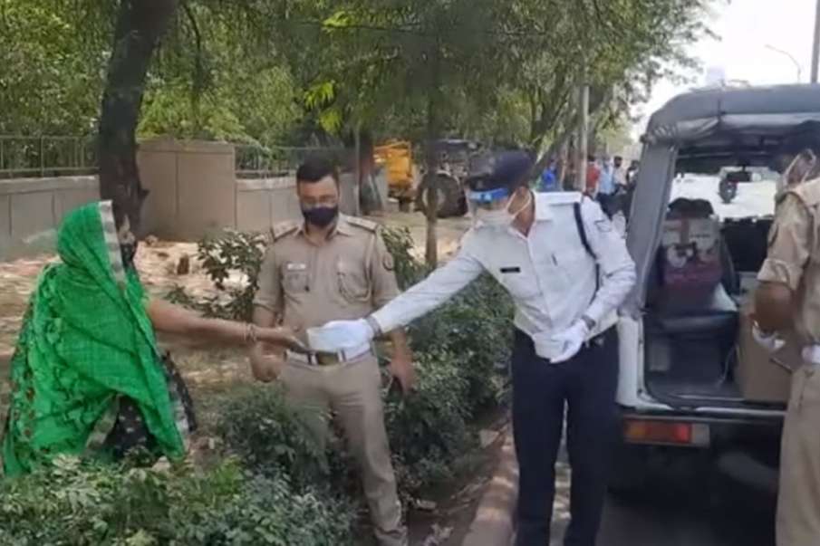 Noida TI Ashutosh Singh sets example of humanity Noida TI Ashutosh Singh sets example of humanity- India TV Hindi