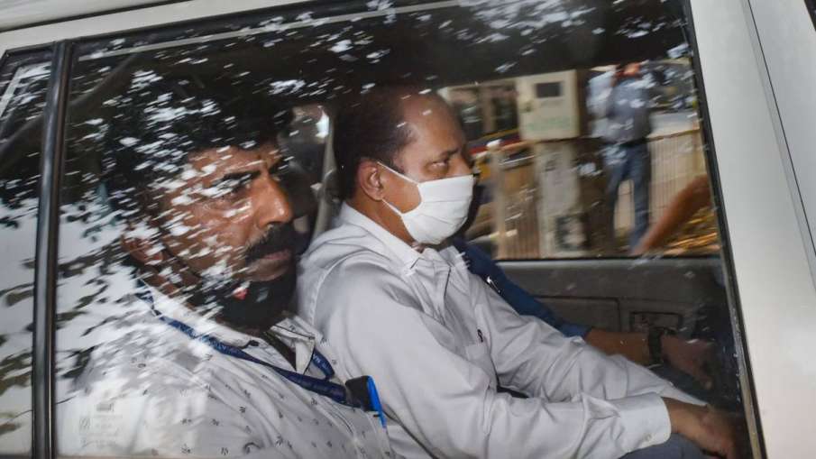 sachin waze's explosive letter अब सचिन वाजे की चिट्ठी आई सामने, अनिल देशमुख पर 2 करोड़ मांगने का लगा sachin waze's explosive letter अब सचिन वाजे की चिट्ठी आई सामने, अनिल देशमुख पर 2 करोड़ मांगने का लगा- India TV Hindi