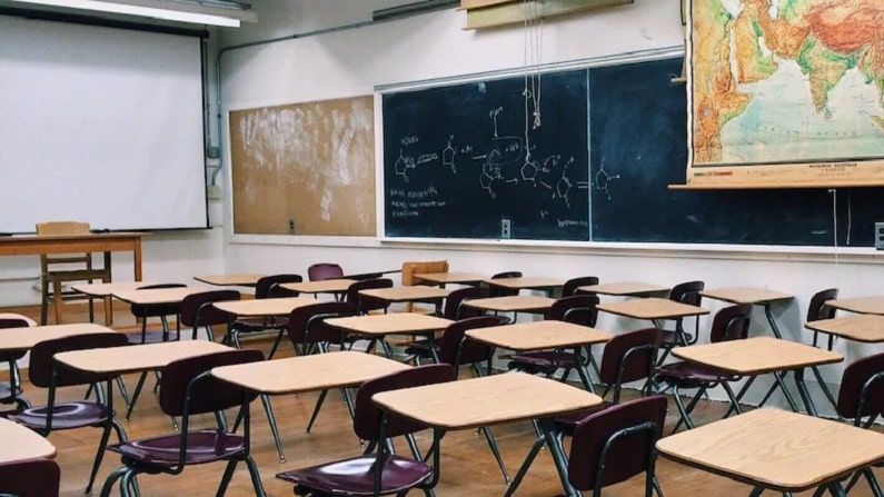 UP School Closed till 30th April All schools from UP to... UP School Closed till 30th April All schools from UP to...- India TV Hindi