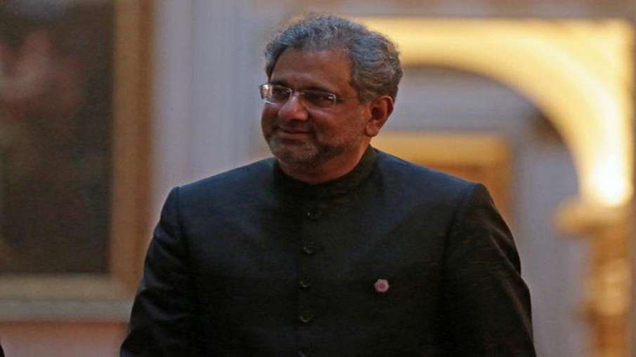 pakistan former PM Shahid Khaqan Abbasi says to speaker I will remove my shoe and hit you with it 'ज pakistan former PM Shahid Khaqan Abbasi says to speaker I will remove my shoe and hit you with it 'ज- India TV Hindi