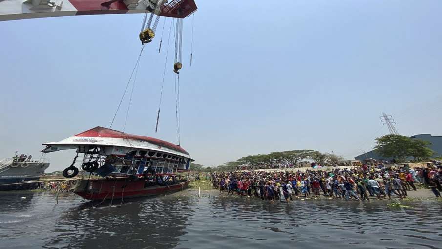 बांग्लादेश में मालवाहक जहाज से टक्कर के बाद यात्री जहाज डूबा, 27 लोगों की मौत बांग्लादेश में मालवाहक जहाज से टक्कर के बाद यात्री जहाज डूबा, 27 लोगों की मौत- India TV Hindi