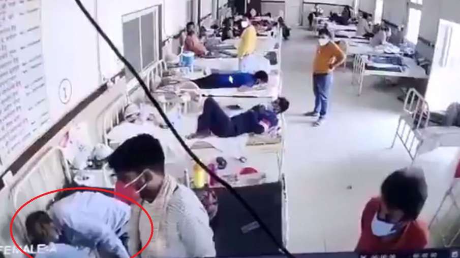 दर्दनाक: वार्ड ब्वॉय... दर्दनाक: वार्ड ब्वॉय...- India TV Hindi