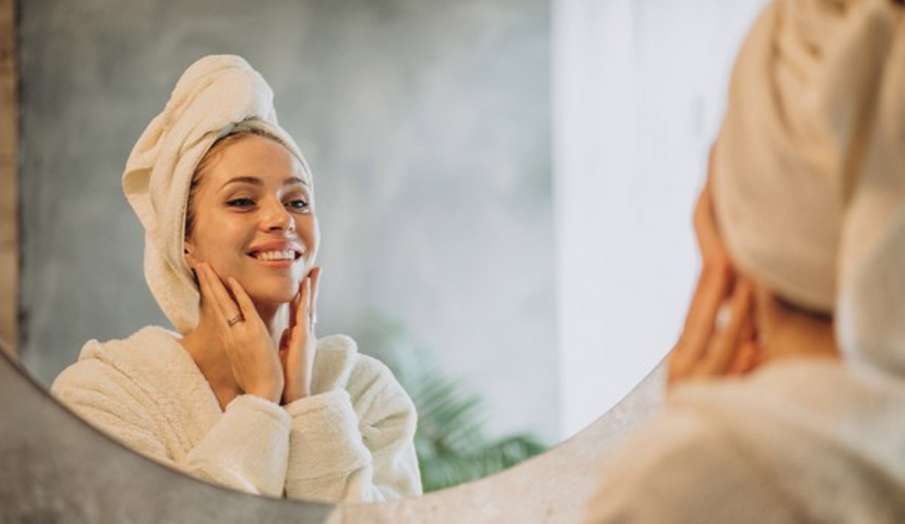 Skincare Routine: ट्राई करें यह नैचुरल एंटी-एजिंग फेस मास्क, झाईयों से निजात पाने के साथ पाएं टाइट स Skincare Routine: ट्राई करें यह नैचुरल एंटी-एजिंग फेस मास्क, झाईयों से निजात पाने के साथ पाएं टाइट स- India TV Hindi