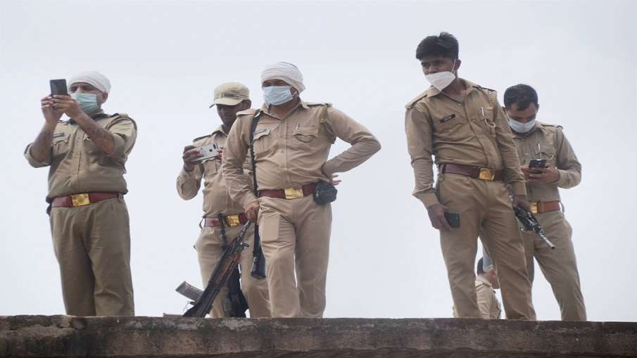 विवाहिता को जिंदा... विवाहिता को जिंदा...- India TV Hindi