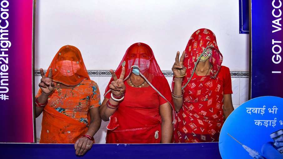 Coronavirus vaccine should be opened for all supreme court petition filed 45 से कम उम्र वालों को भी Coronavirus vaccine should be opened for all supreme court petition filed 45 से कम उम्र वालों को भी- India TV Hindi