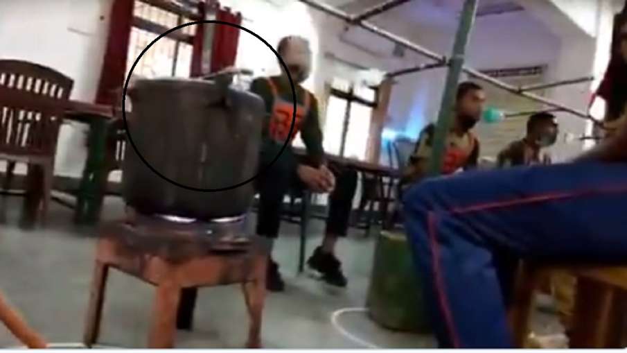 viral video of soilders taking steam viral video of soilders taking steam- India TV Hindi