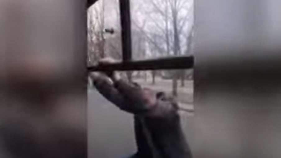 man flies from tram window man flies from tram window- India TV Hindi