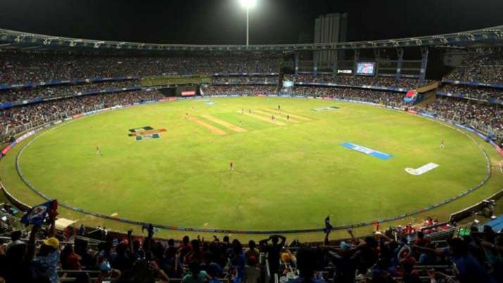 ipl 2021,ipl 2021 mumbai news,mumbai covid-19 news,ipl mumbai covid-19,maharashtra government curfew ipl 2021,ipl 2021 mumbai news,mumbai covid-19 news,ipl mumbai covid-19,maharashtra government curfew- India TV Hindi